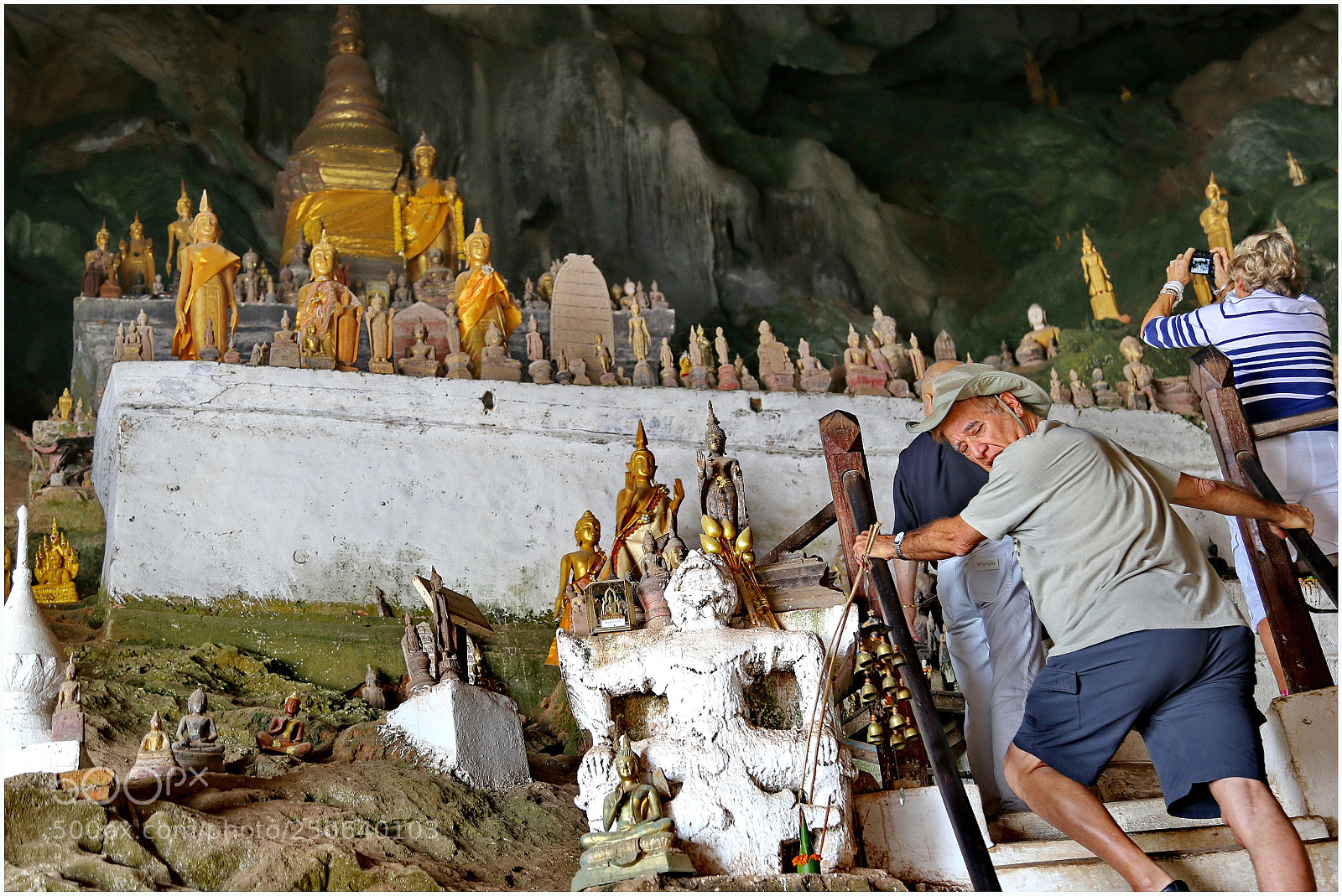 Canon EOS 6D + Canon EF 24-105mm F4L IS USM sample photo. Pak ou cave photography