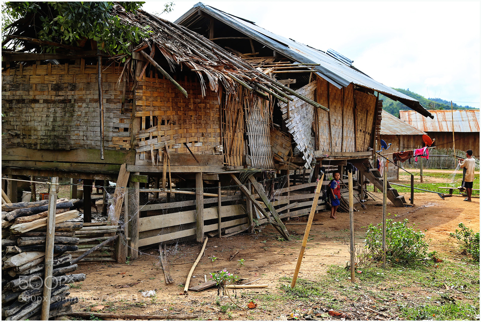 Canon EOS 6D + Canon EF 24-105mm F4L IS USM sample photo. Village wood house photography