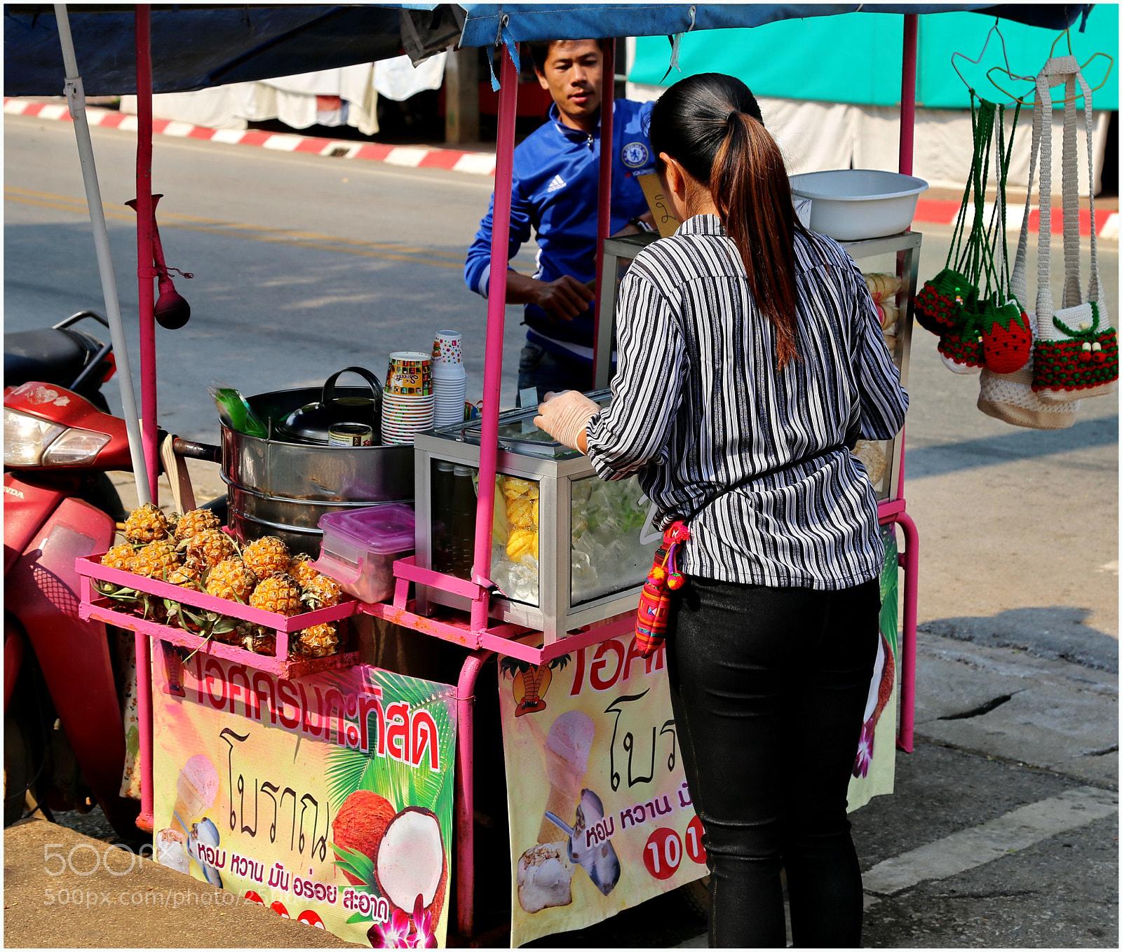 Canon EOS 6D + Canon EF 24-105mm F4L IS USM sample photo. Fruit for sale golden photography