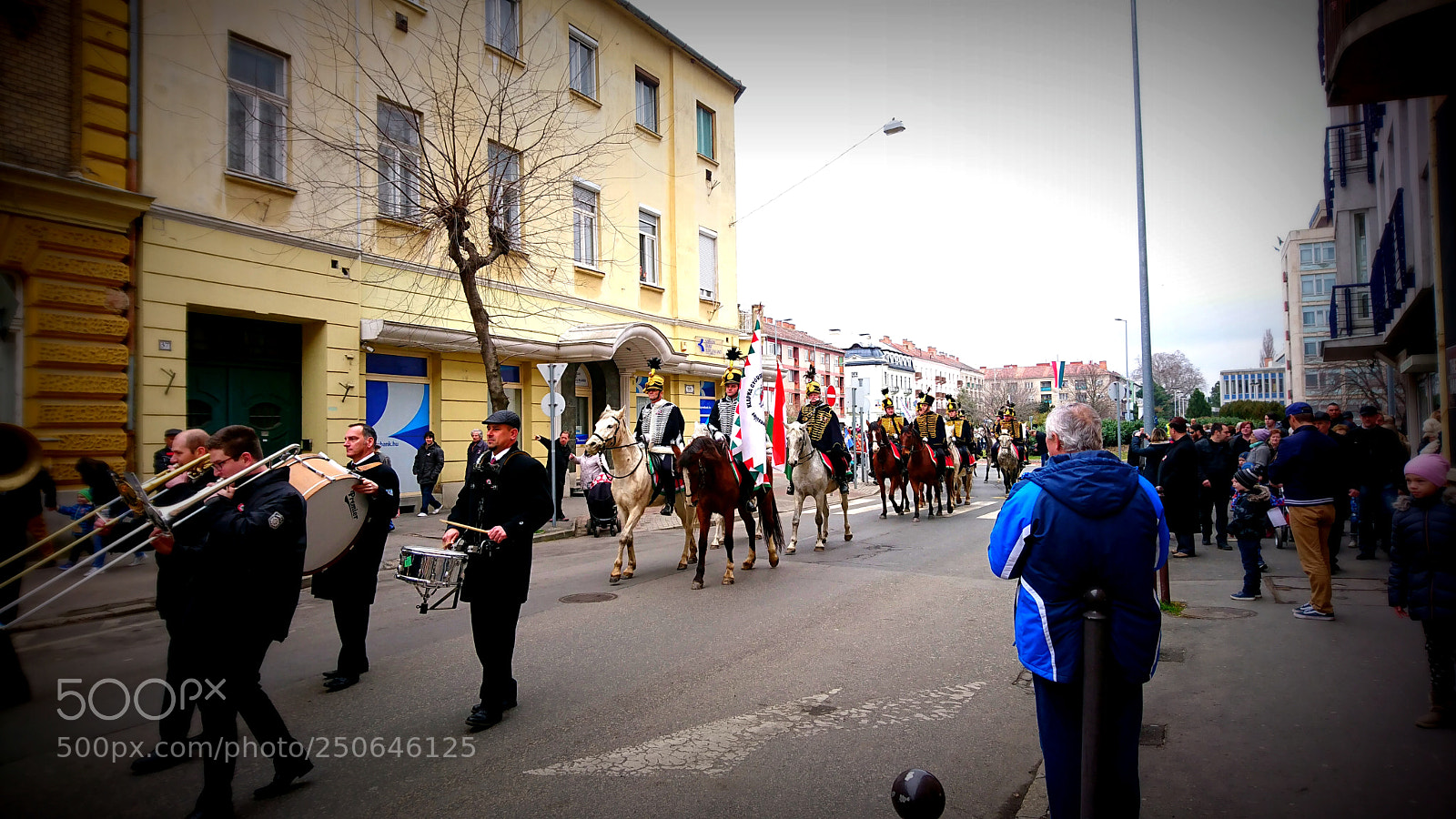 Sony Xperia XZ sample photo. National holiday with hussars photography