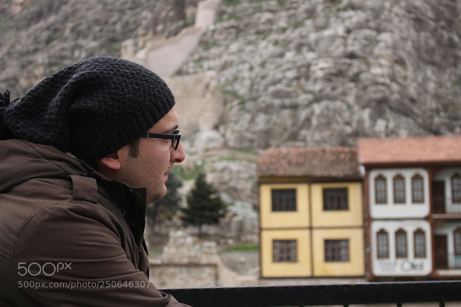 Canon EOS 700D (EOS Rebel T5i / EOS Kiss X7i) sample photo. Where ise this man photography