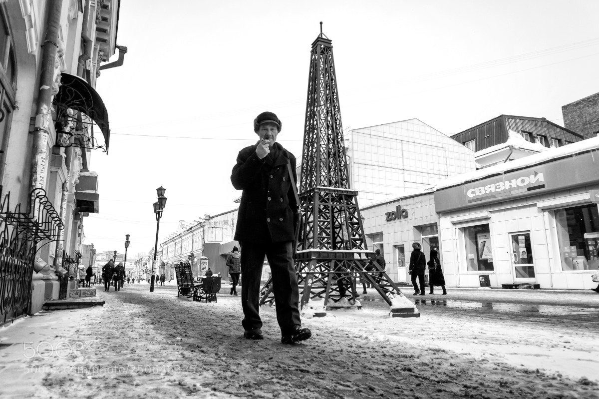 Sony Alpha NEX-5 sample photo. человек с трубкой photography