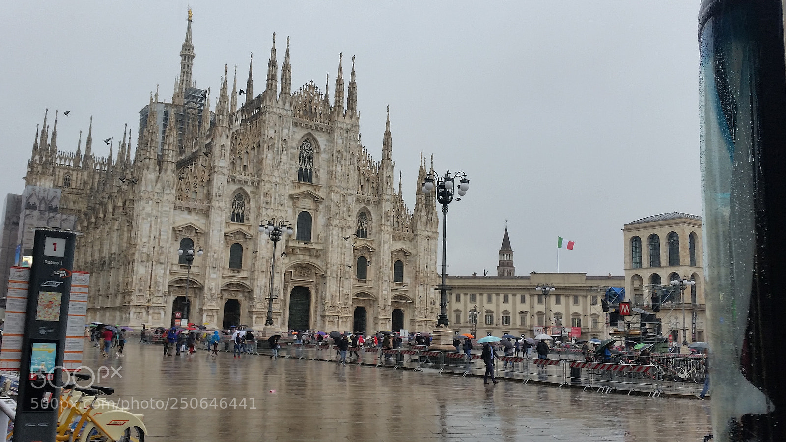 Samsung Galaxy S5 sample photo. Domul din milano, italia photography