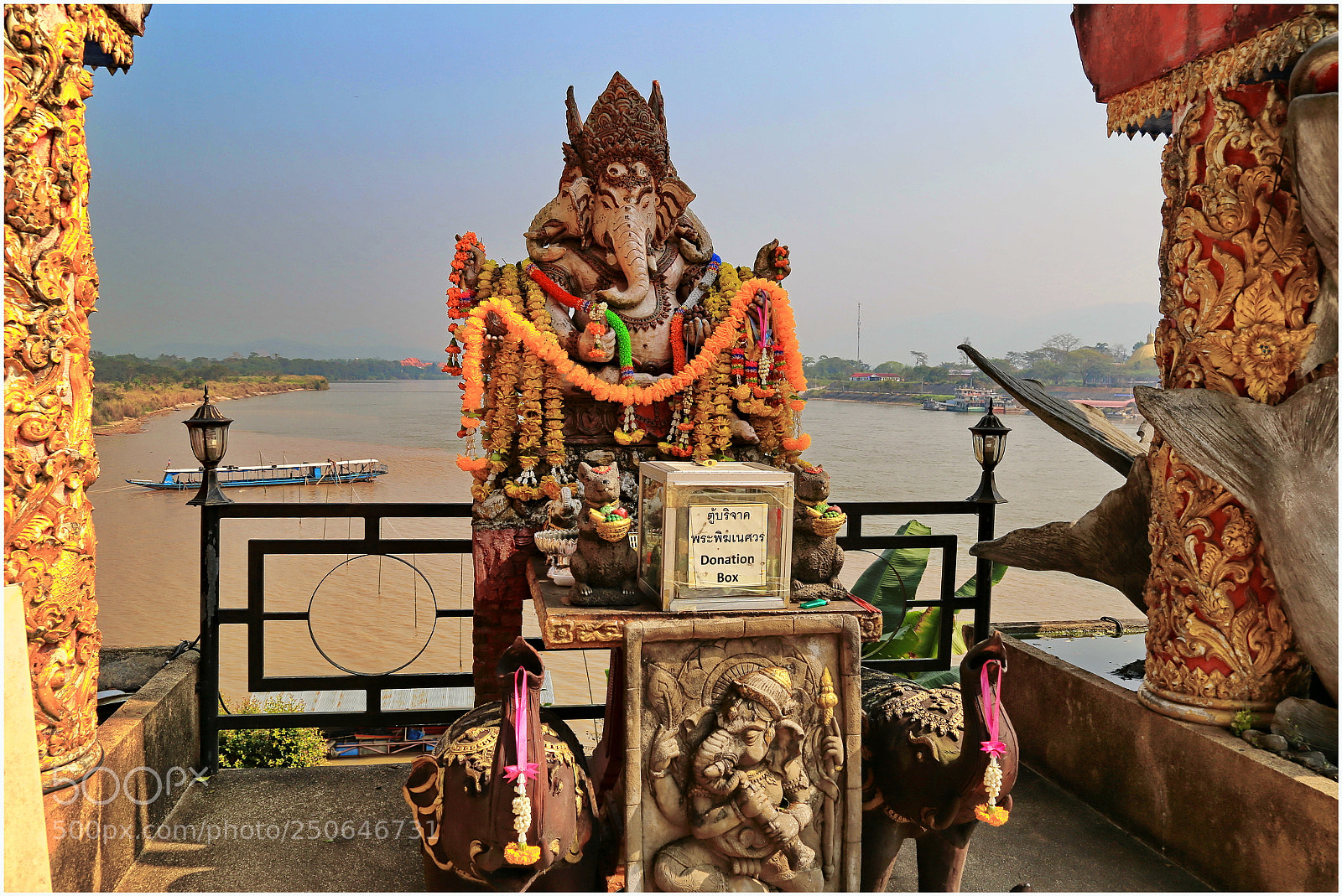 Canon EOS 6D + Canon EF 24-105mm F4L IS USM sample photo. Sob ruak or golden photography