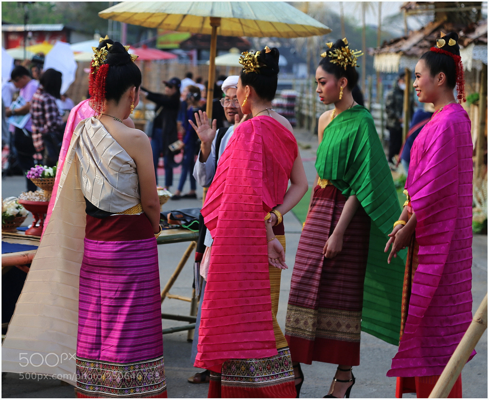 Canon EOS 6D + Canon EF 24-105mm F4L IS USM sample photo. Thai girls in national photography