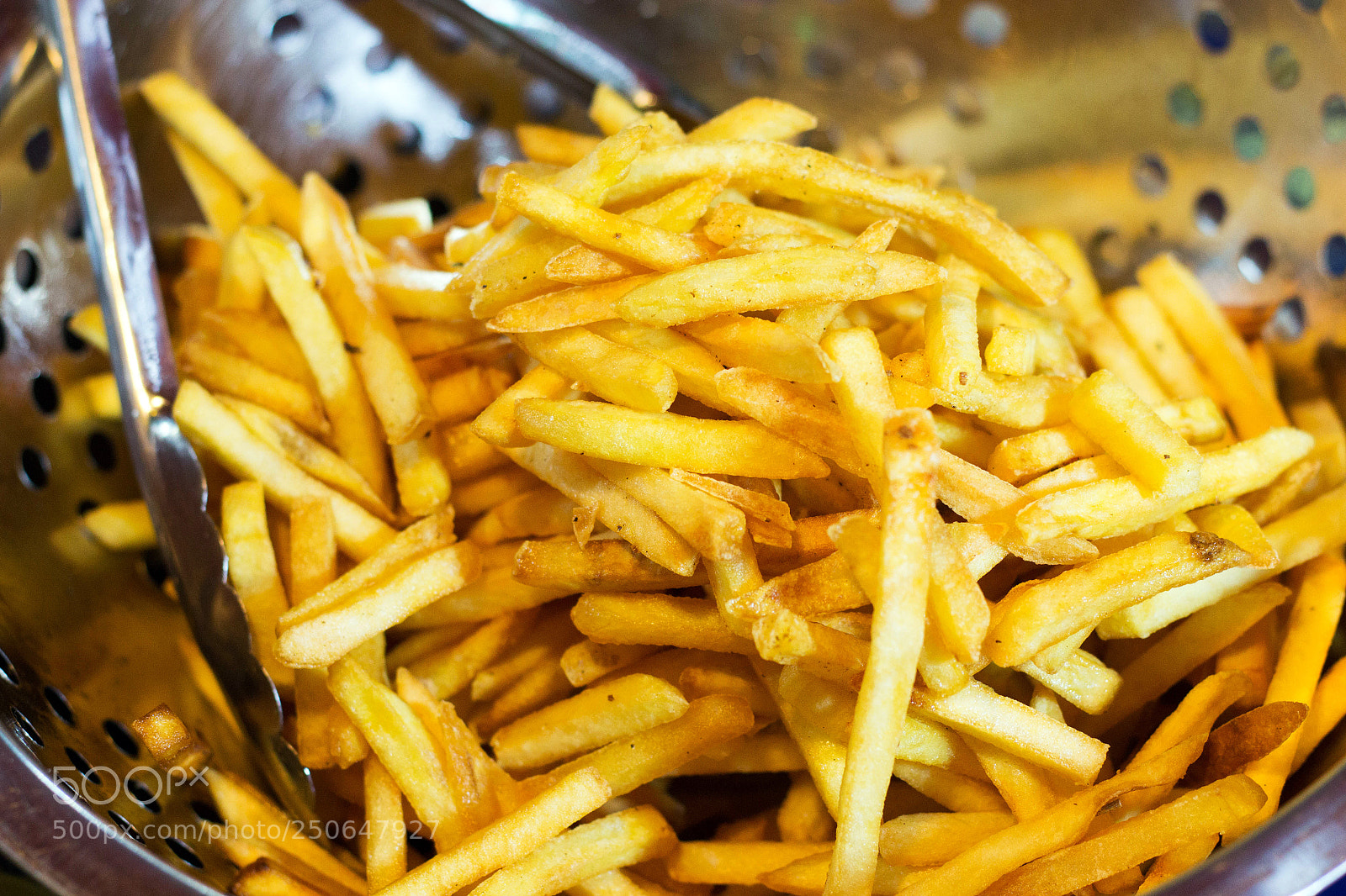Canon EOS 700D (EOS Rebel T5i / EOS Kiss X7i) sample photo. French fries in the photography