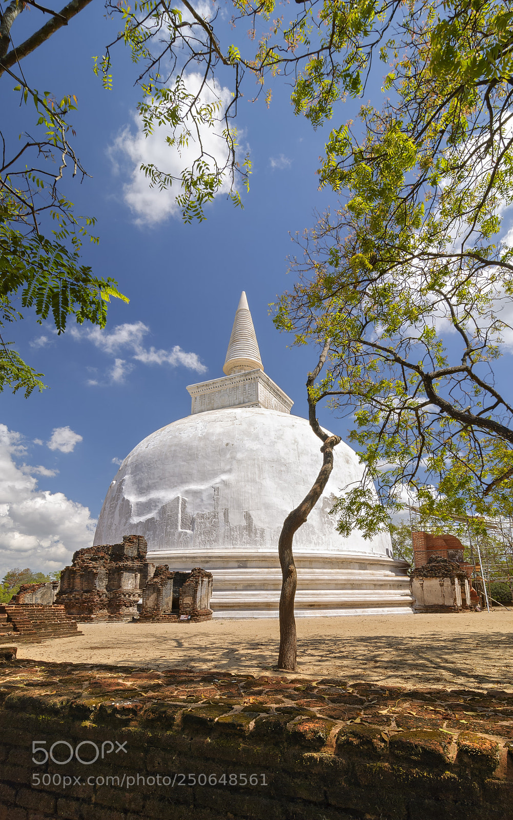Nikon D80 sample photo. Kiri vihara stupa in photography