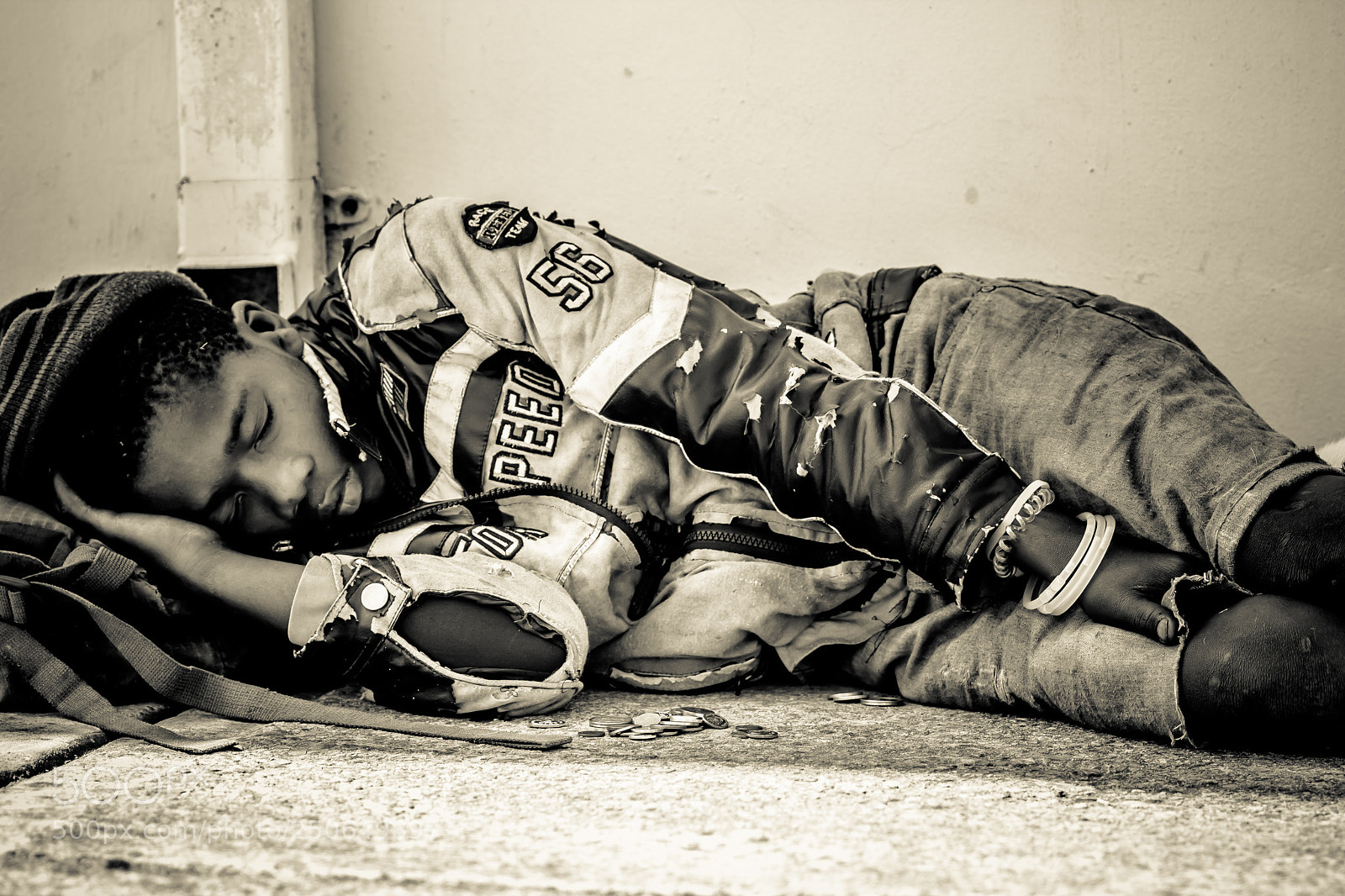 Canon EOS 550D (EOS Rebel T2i / EOS Kiss X4) sample photo. Homeless child photography