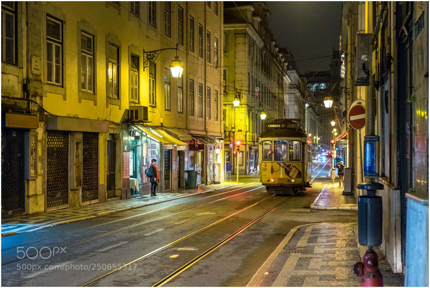 Fujifilm X-T1 sample photo. Lissabon tram photography