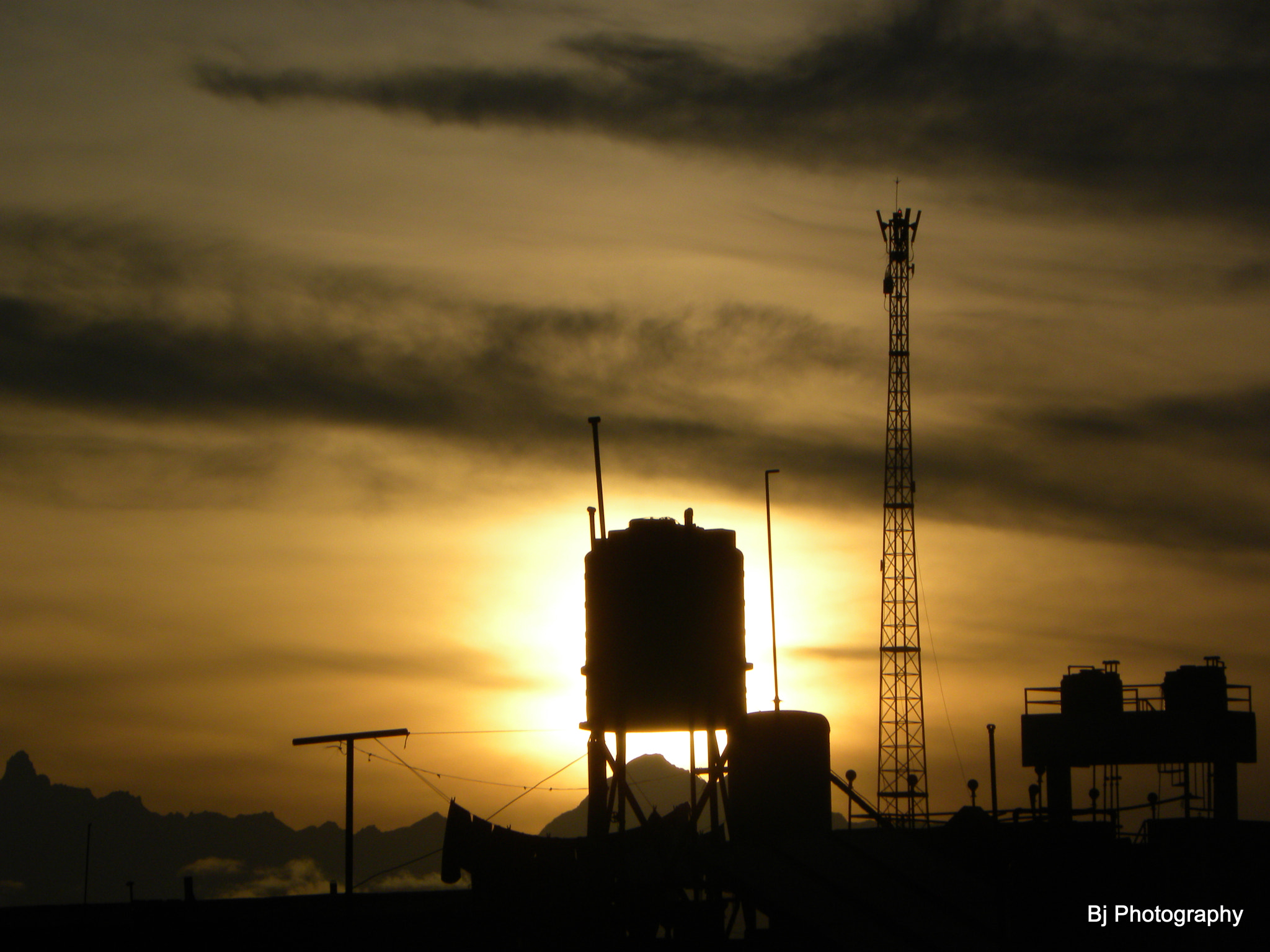 Nikon Coolpix P90 sample photo. The water tank photography