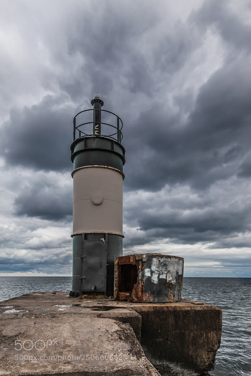 Canon EOS 5D Mark II sample photo. Lonely lighthouse in the photography