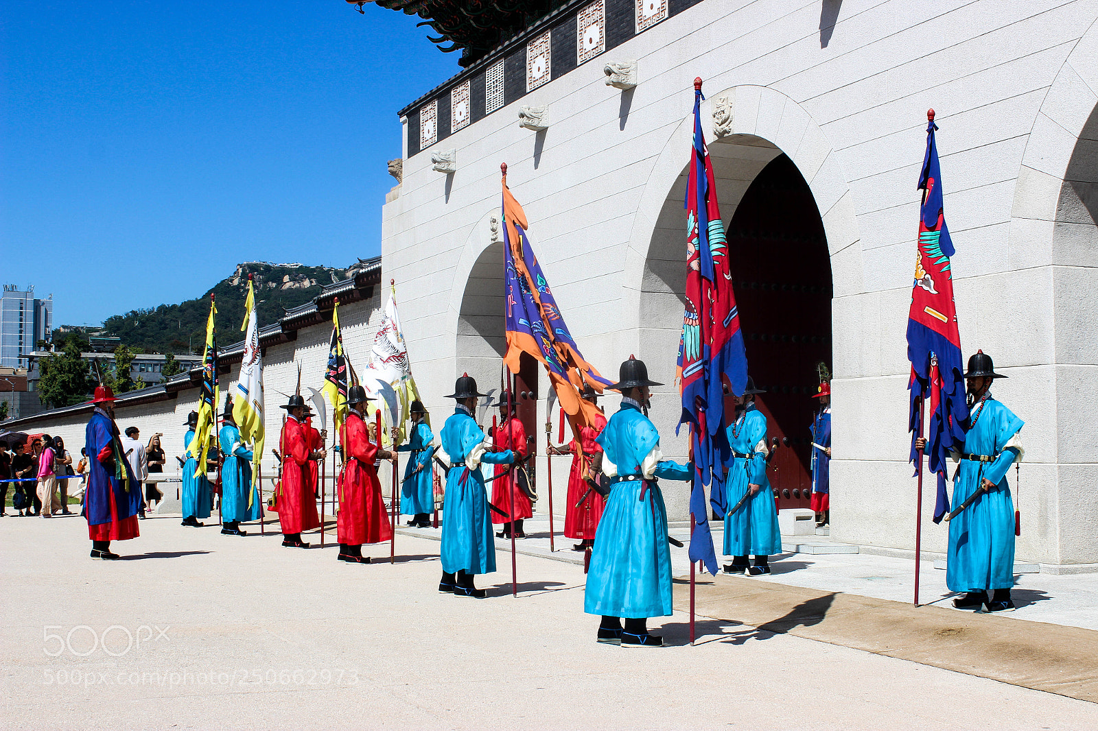 Canon EOS 600D (Rebel EOS T3i / EOS Kiss X5) sample photo. Soldiers of gyeongbokgung palace photography