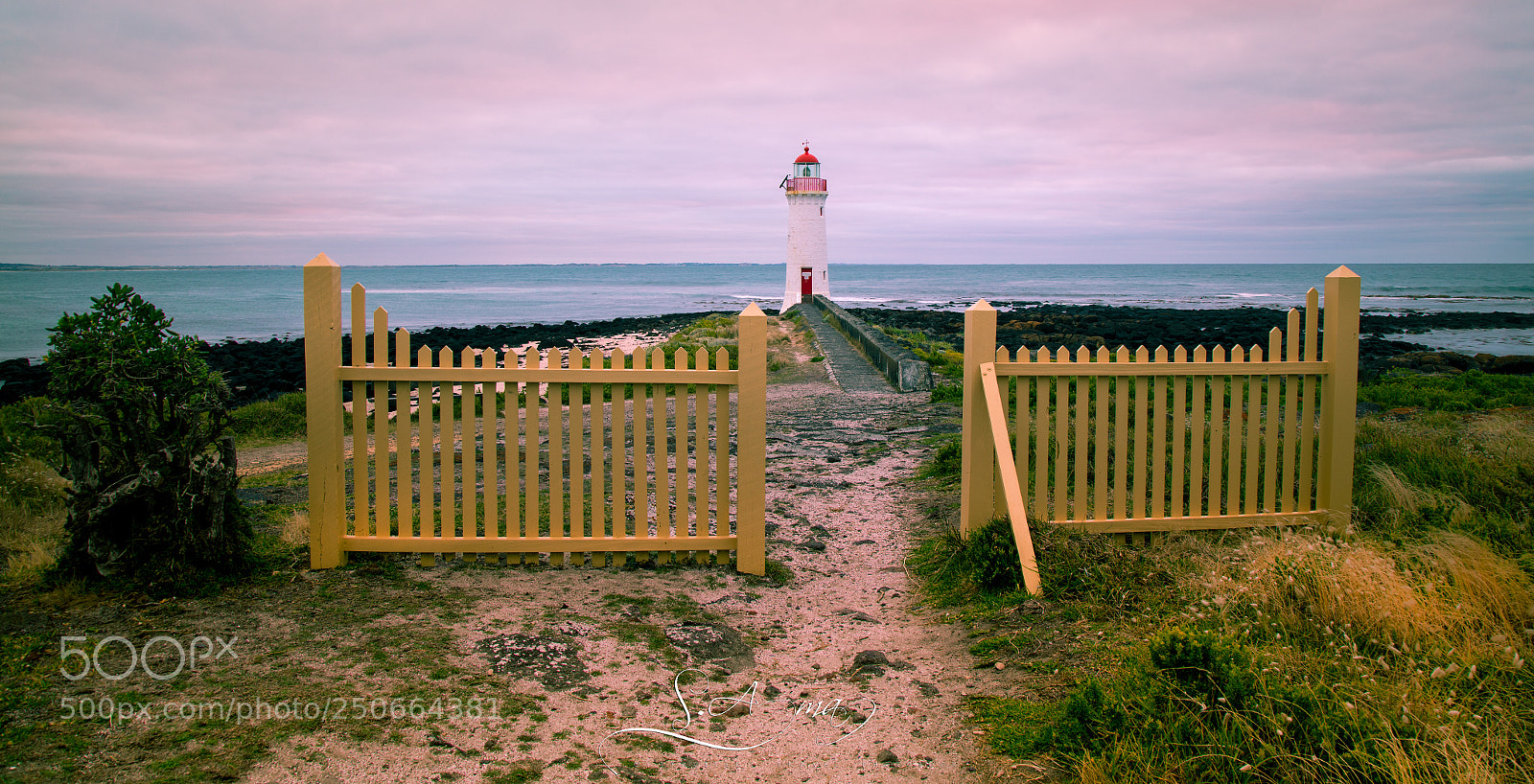Canon EOS 5DS sample photo. The griffiths island lighthouse photography