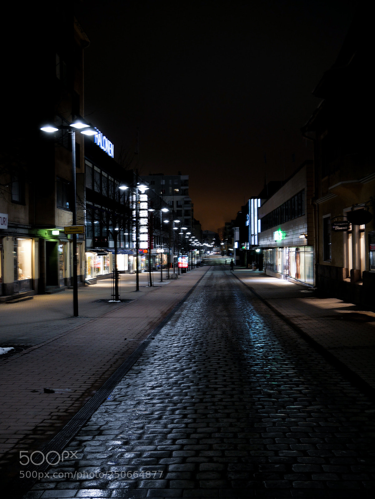 Panasonic Lumix DMC-G85 (Lumix DMC-G80) sample photo. -city-  photography