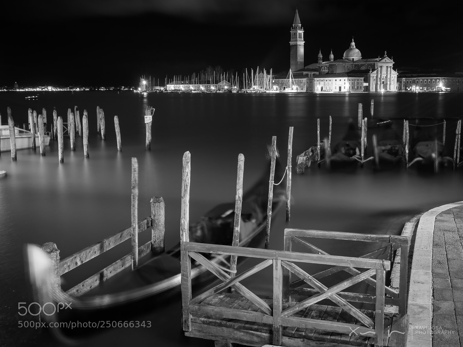 Olympus OM-D E-M1 Mark II sample photo. Night at pier.. photography