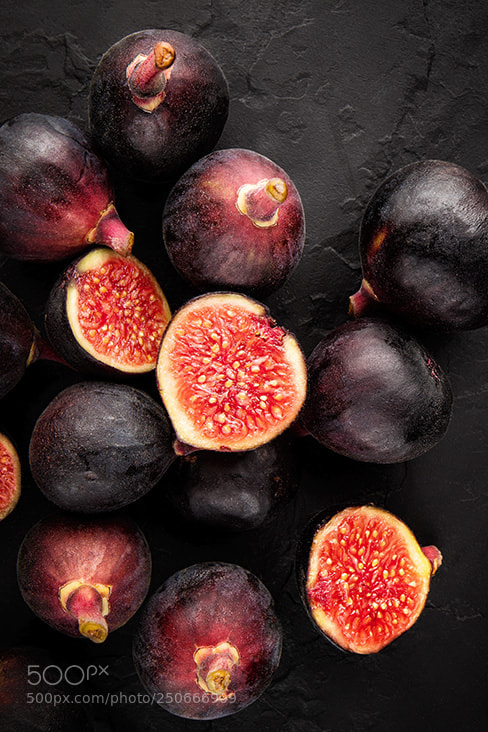 Canon EOS 5DS sample photo. Figs on black slate photography
