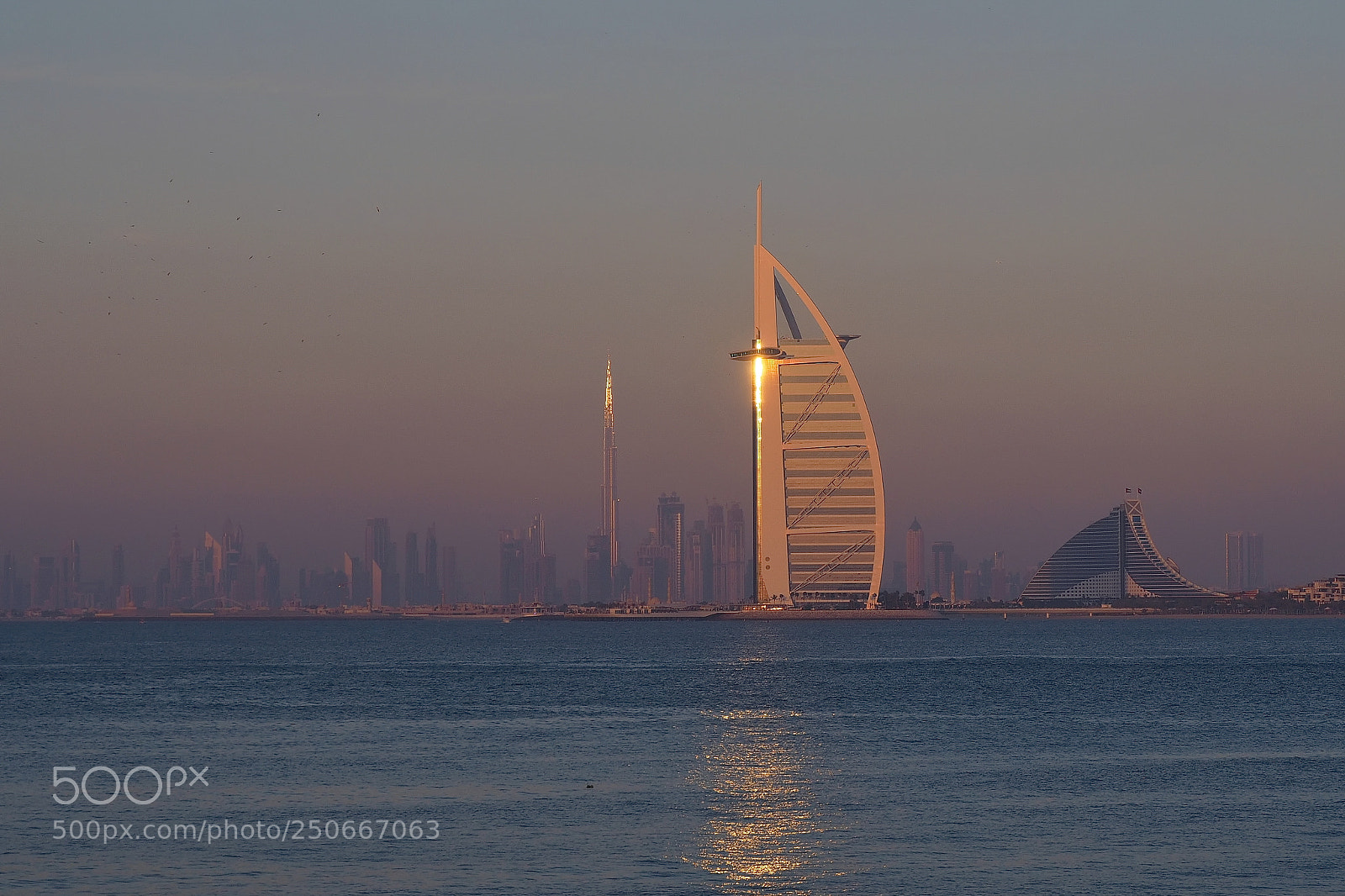 Olympus OM-D E-M10 II sample photo. The glowing burj al photography