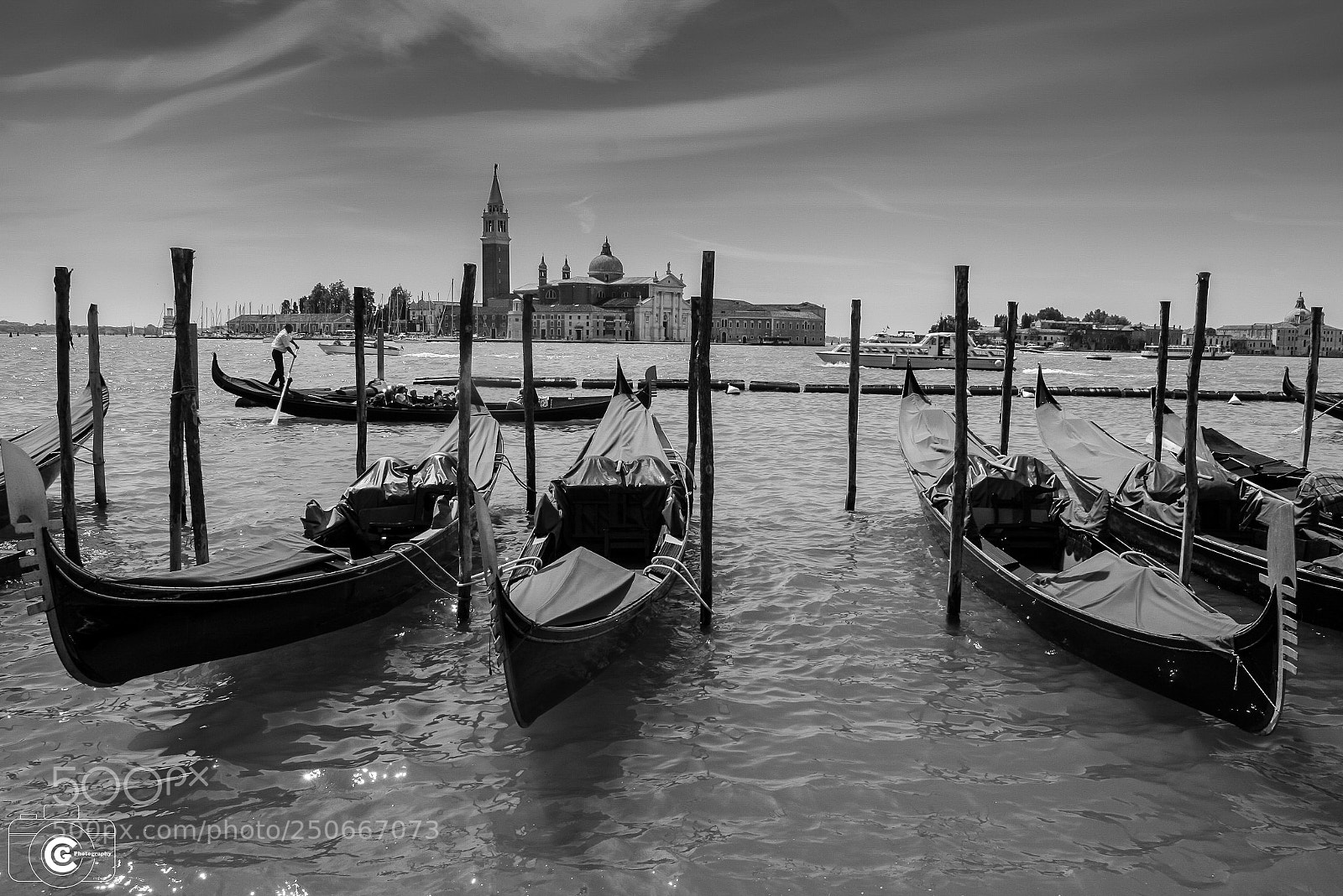 Canon EOS 400D (EOS Digital Rebel XTi / EOS Kiss Digital X) sample photo. Gondola of venice (0806151115) photography