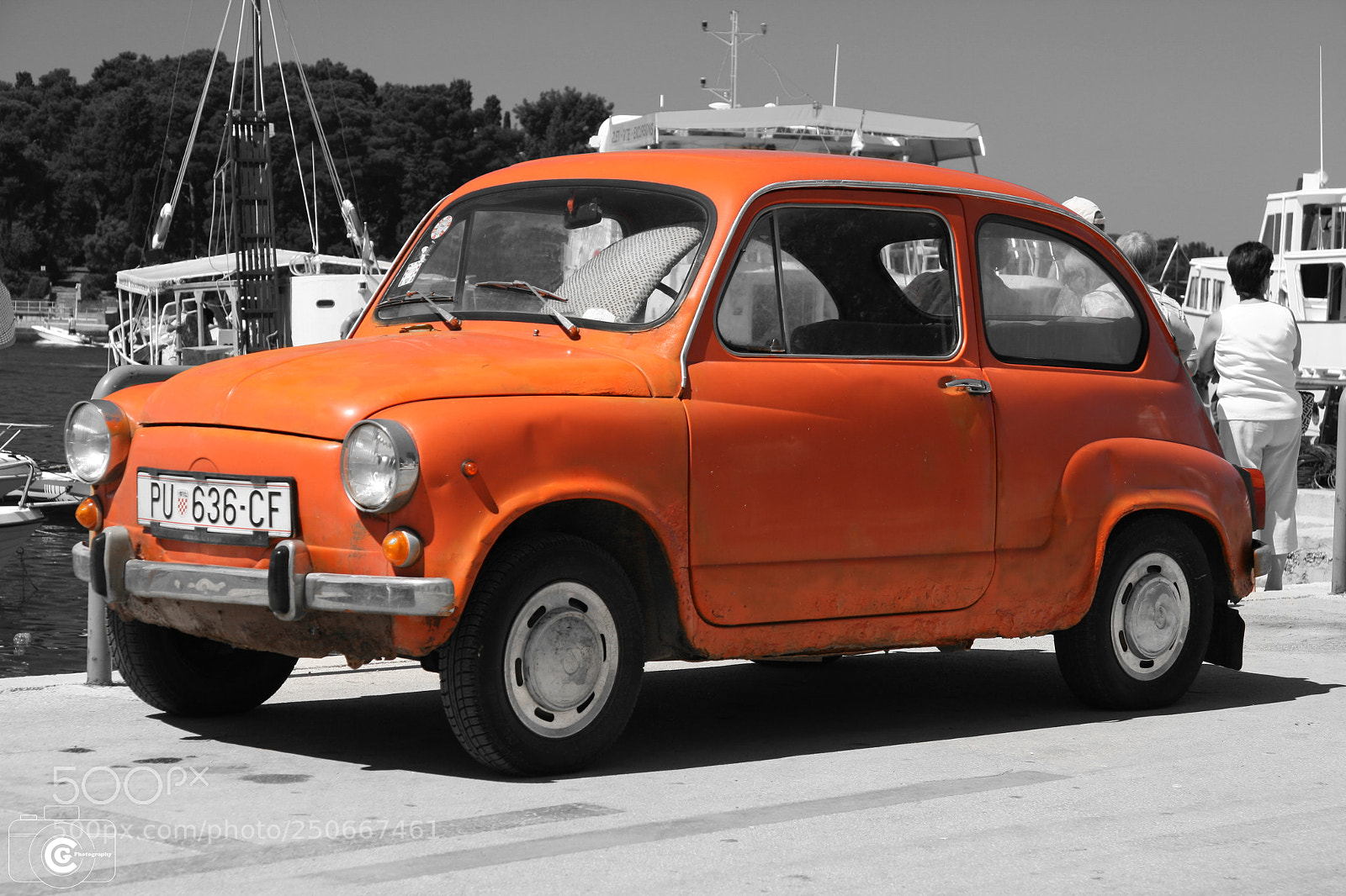 Canon EOS 400D (EOS Digital Rebel XTi / EOS Kiss Digital X) sample photo. Orange car (0806221102) photography