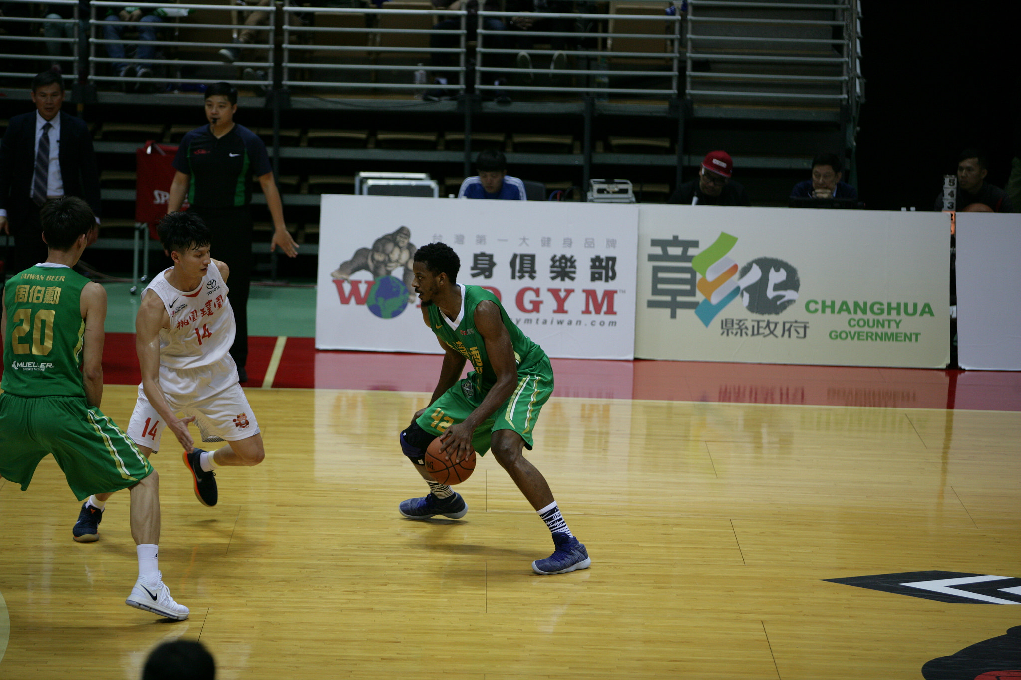 Canon EOS-1Ds Mark II sample photo. Taiwanese super basketball language photography