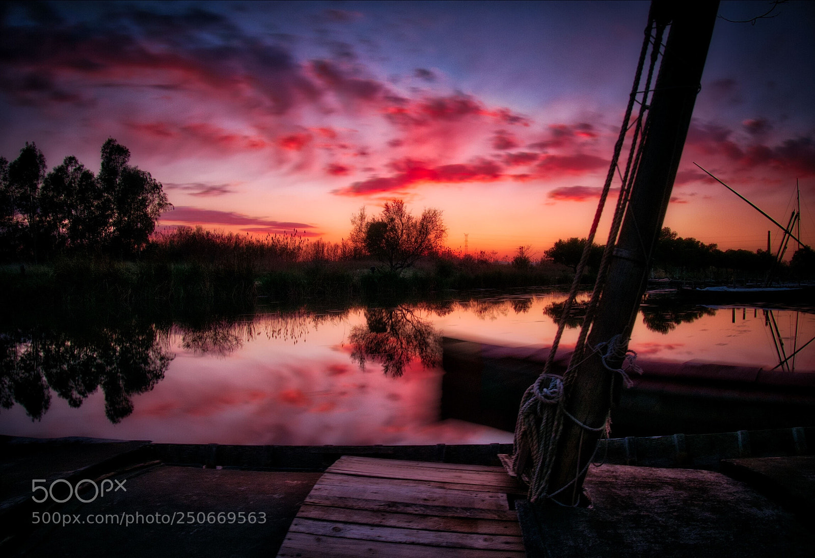 Panasonic Lumix DMC-GX85 (Lumix DMC-GX80 / Lumix DMC-GX7 Mark II) sample photo. Red sunset photography