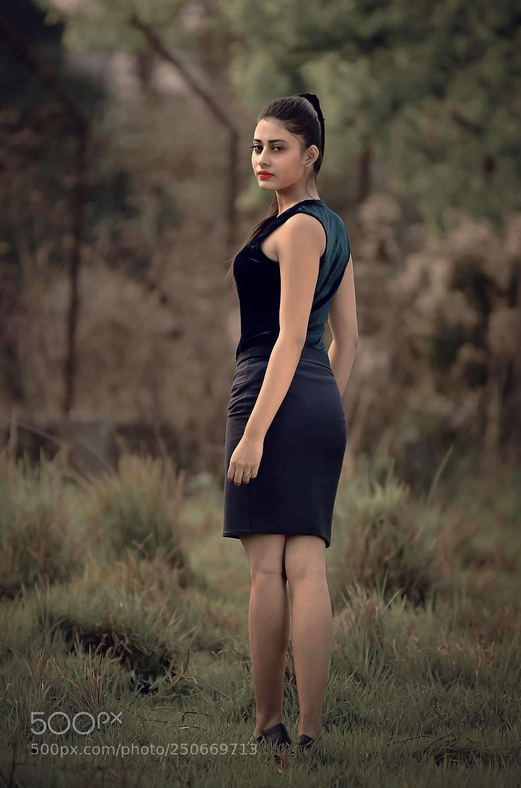 Nikon D7000 sample photo. Detain her standpoint photography