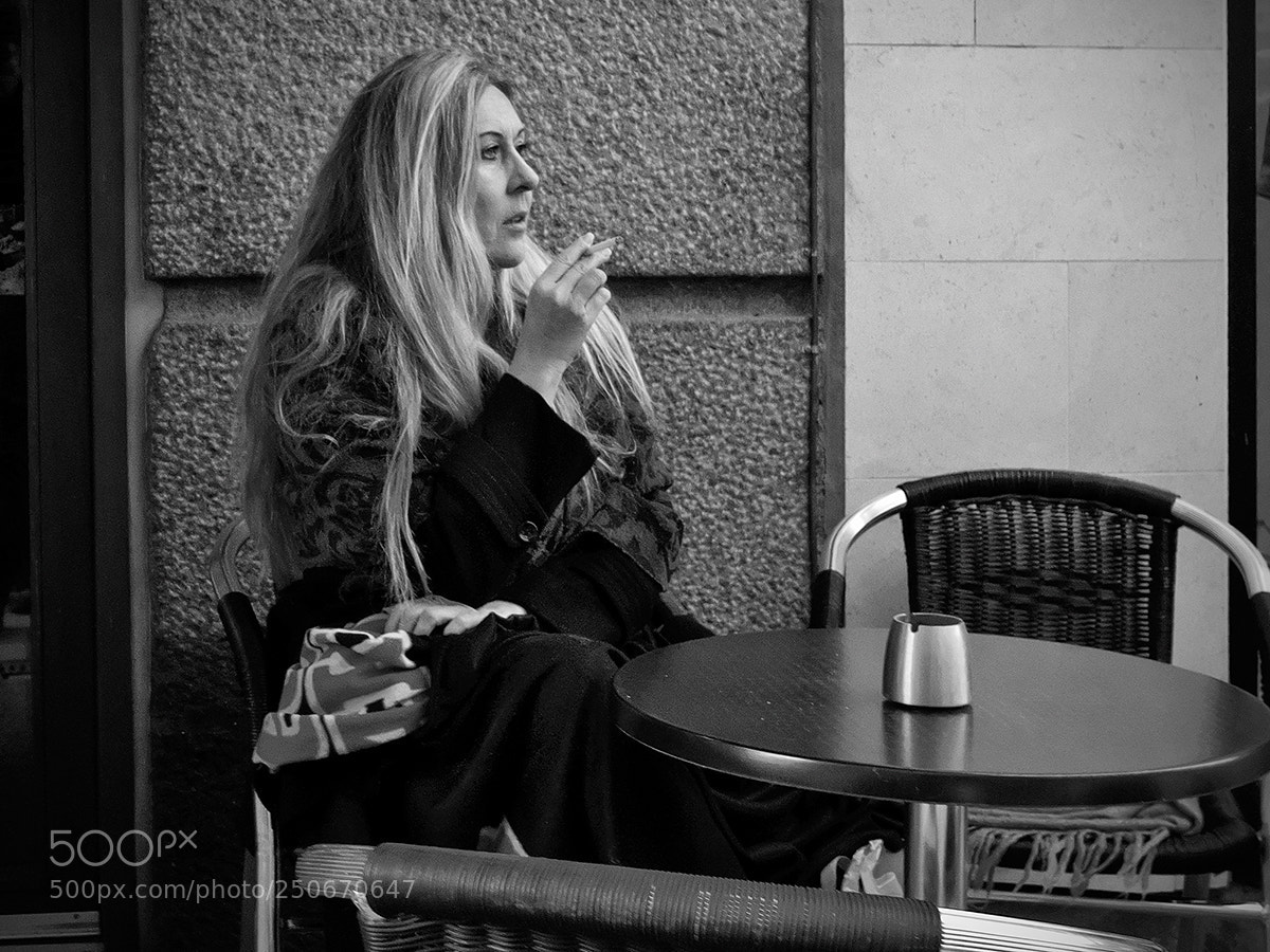 Fujifilm X-Pro2 sample photo. Waiting for coffee photography