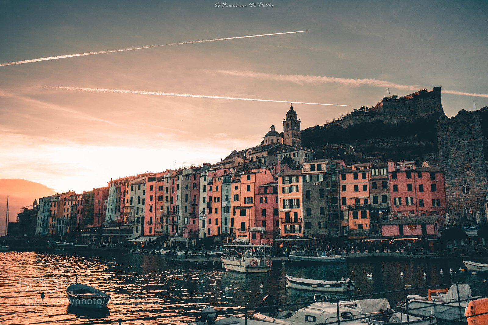 Canon EOS 700D (EOS Rebel T5i / EOS Kiss X7i) sample photo. Portovenere in red photography