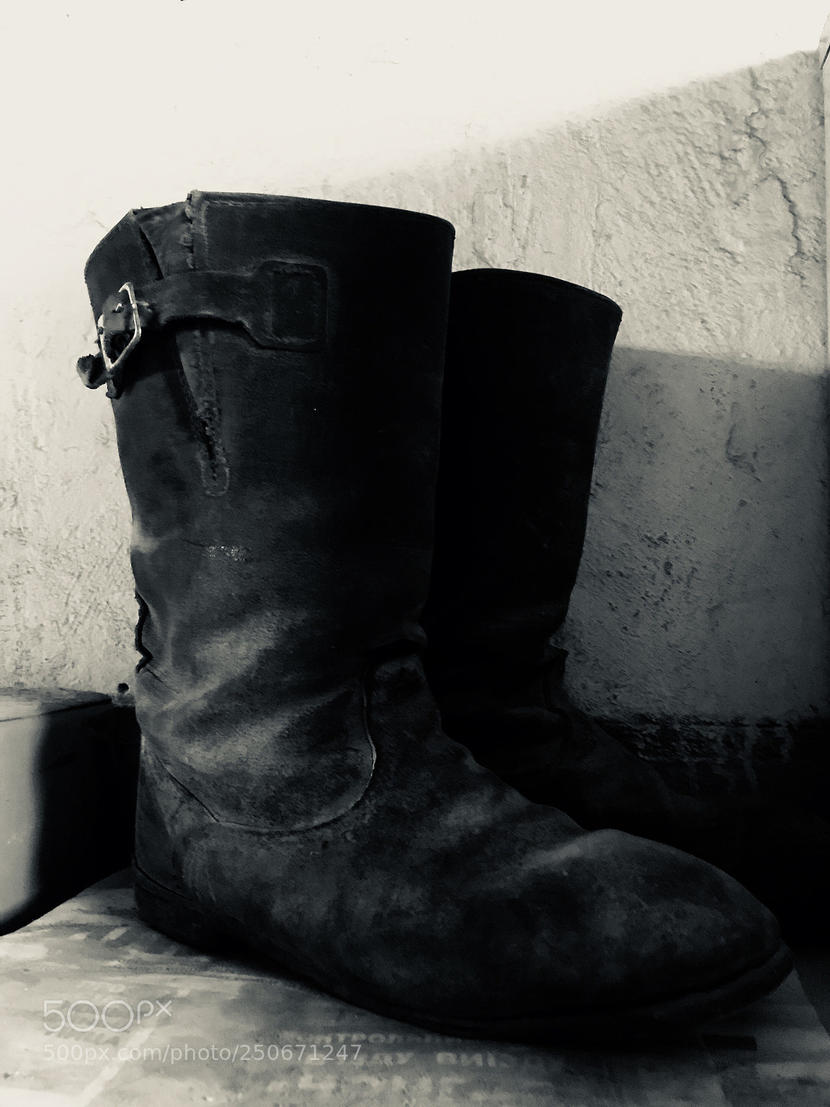 Apple iPhone 7 Plus sample photo. Old boots photography