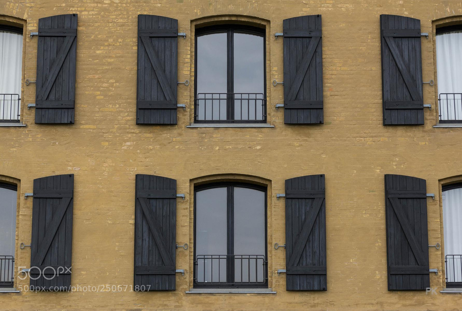 Canon EOS 60D sample photo. Windows photography