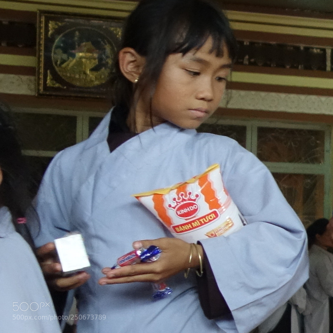 Sony Cyber-shot DSC-RX100 II sample photo. Vn people lot() photography