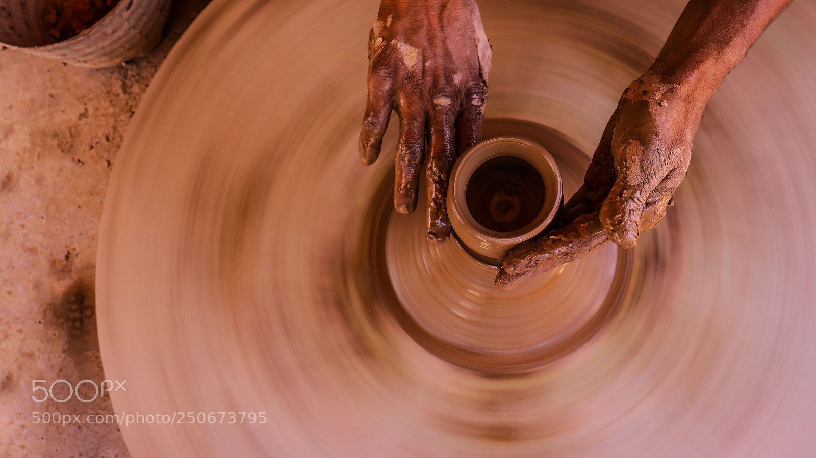 Canon EOS 750D (EOS Rebel T6i / EOS Kiss X8i) sample photo. Pottery done by a photography