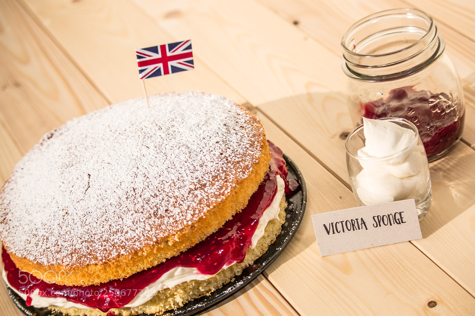 Canon EOS 1100D (EOS Rebel T3 / EOS Kiss X50) sample photo. Victoria sponge cake photography