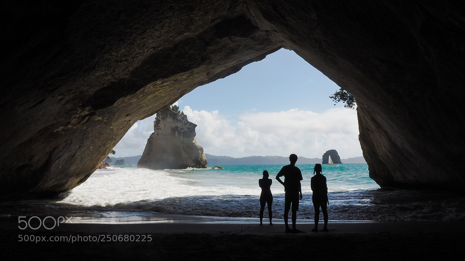 Olympus OM-D E-M10 II sample photo. Cathedral cove photography
