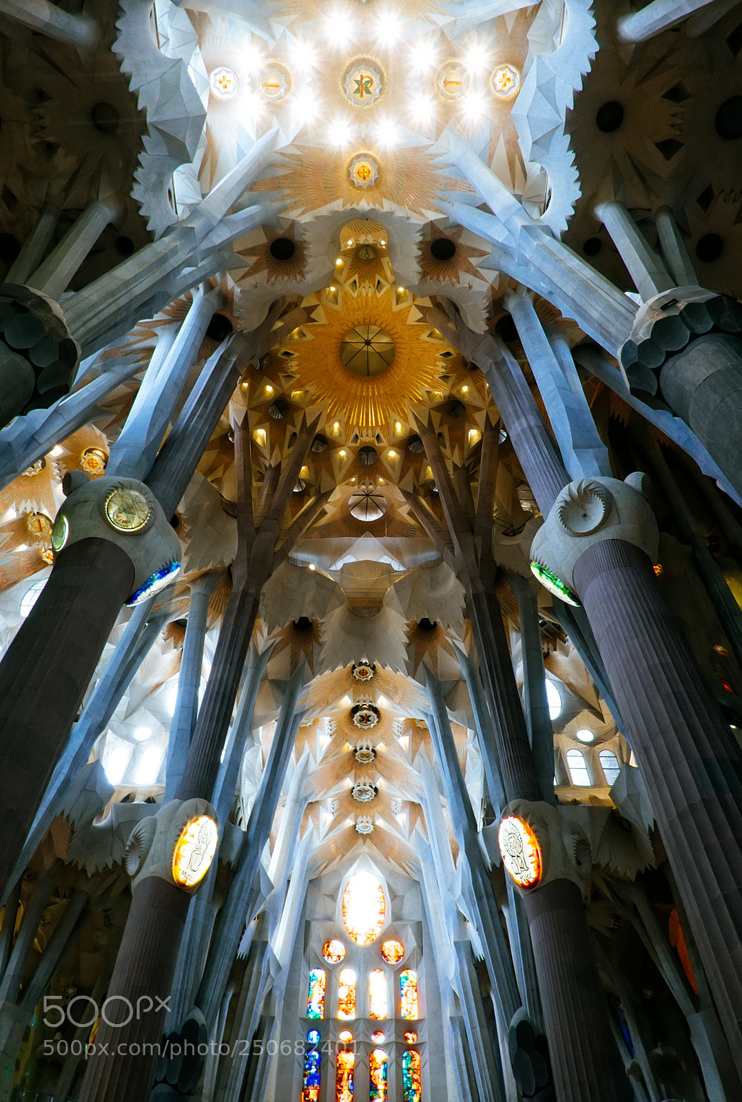 Fujifilm X-E2 sample photo. Spaceship of gaudi photography