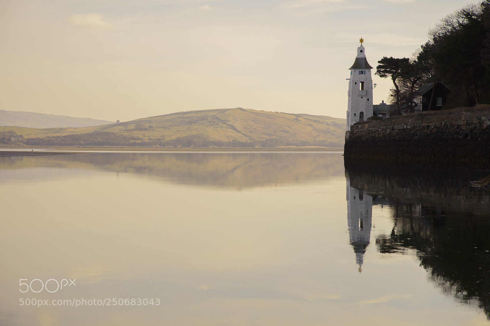 Canon EOS 5DS sample photo. Portmeirion lighthouse photography