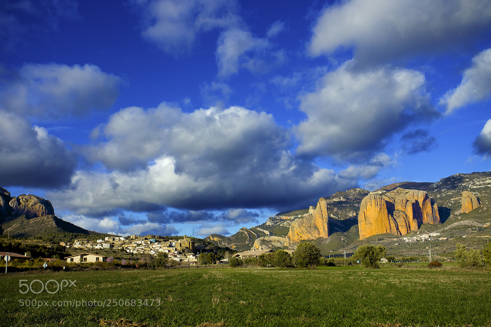 Canon EOS 5D Mark II sample photo. Los mayos, huesca photography