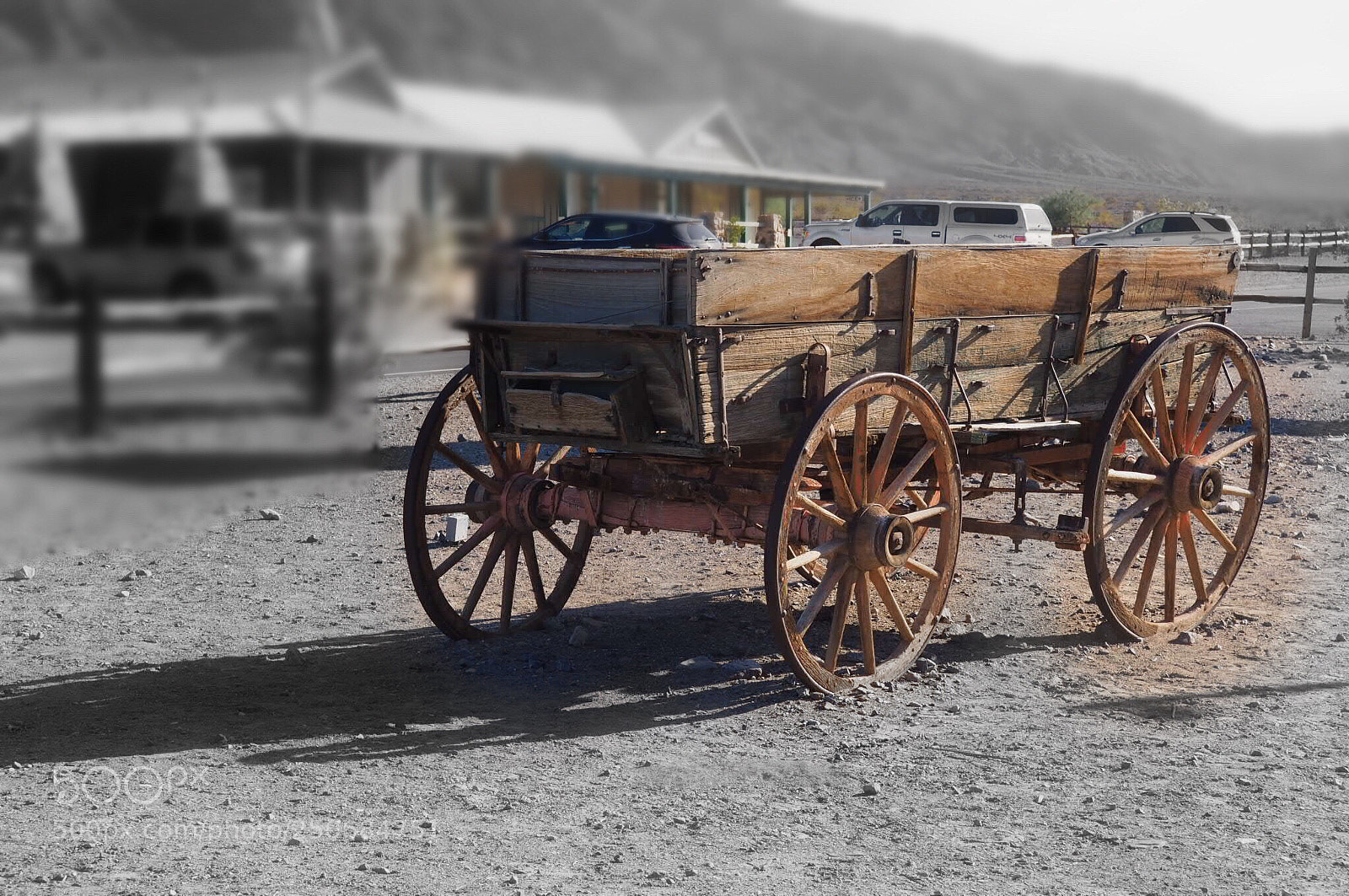 Olympus OM-D E-M10 II sample photo. Wagon photography