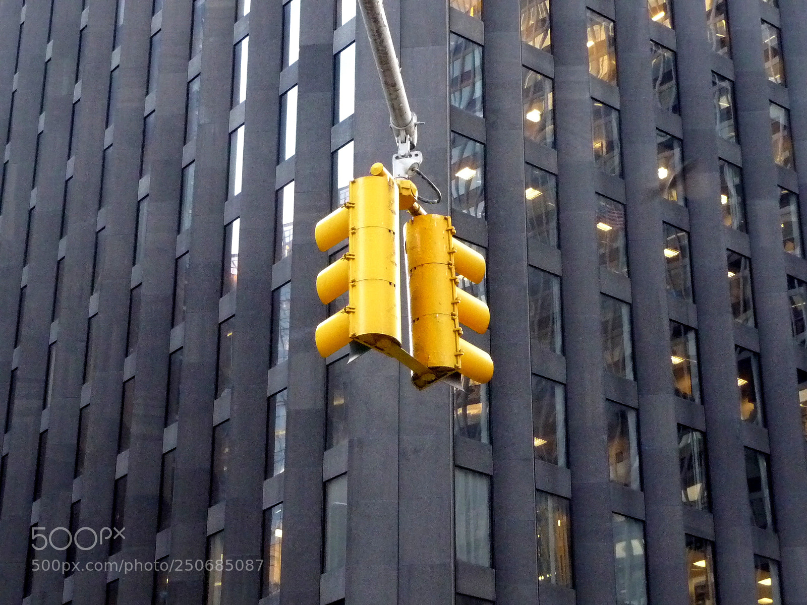 Panasonic Lumix DMC-TZ5 sample photo. Stop / go photography