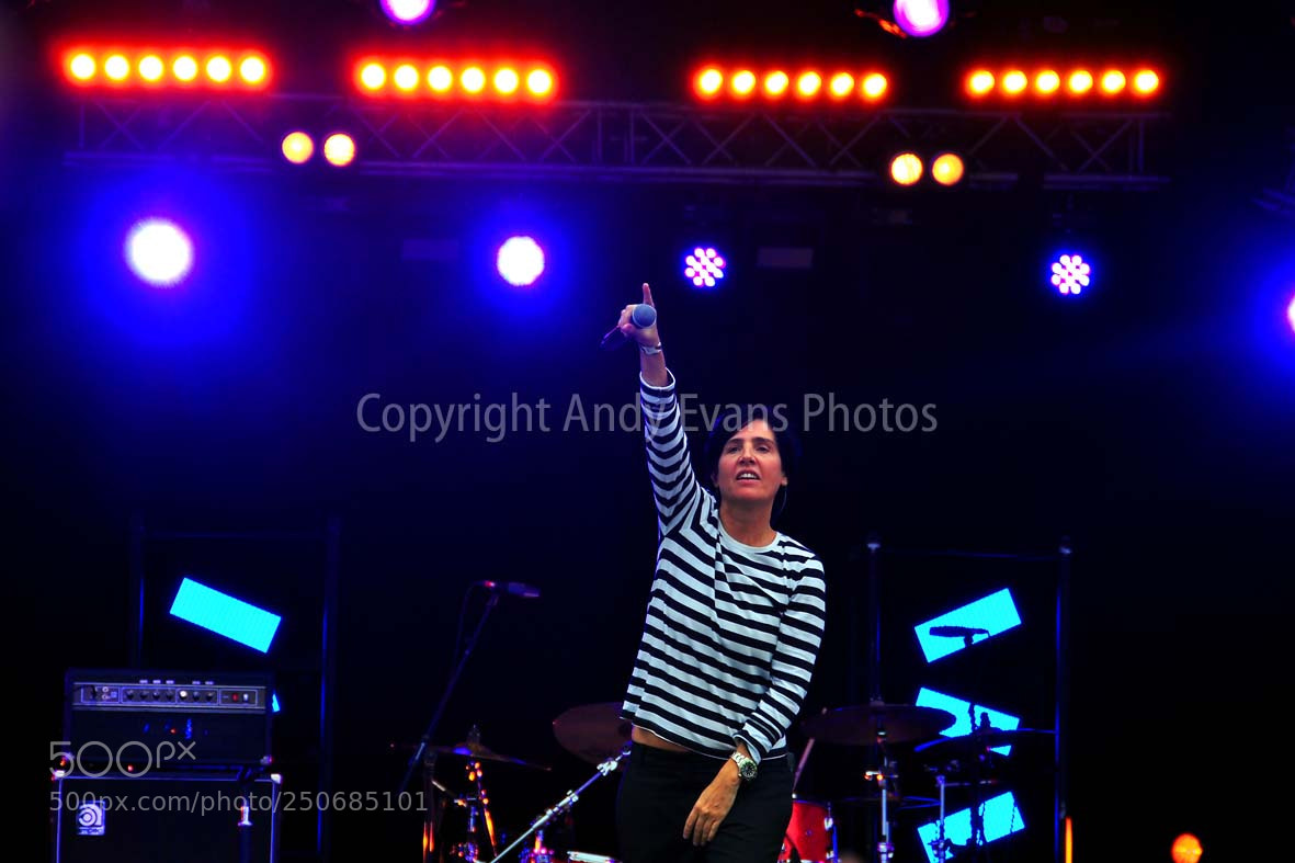 Nikon D3000 sample photo. Sharleen spiteri performing live photography