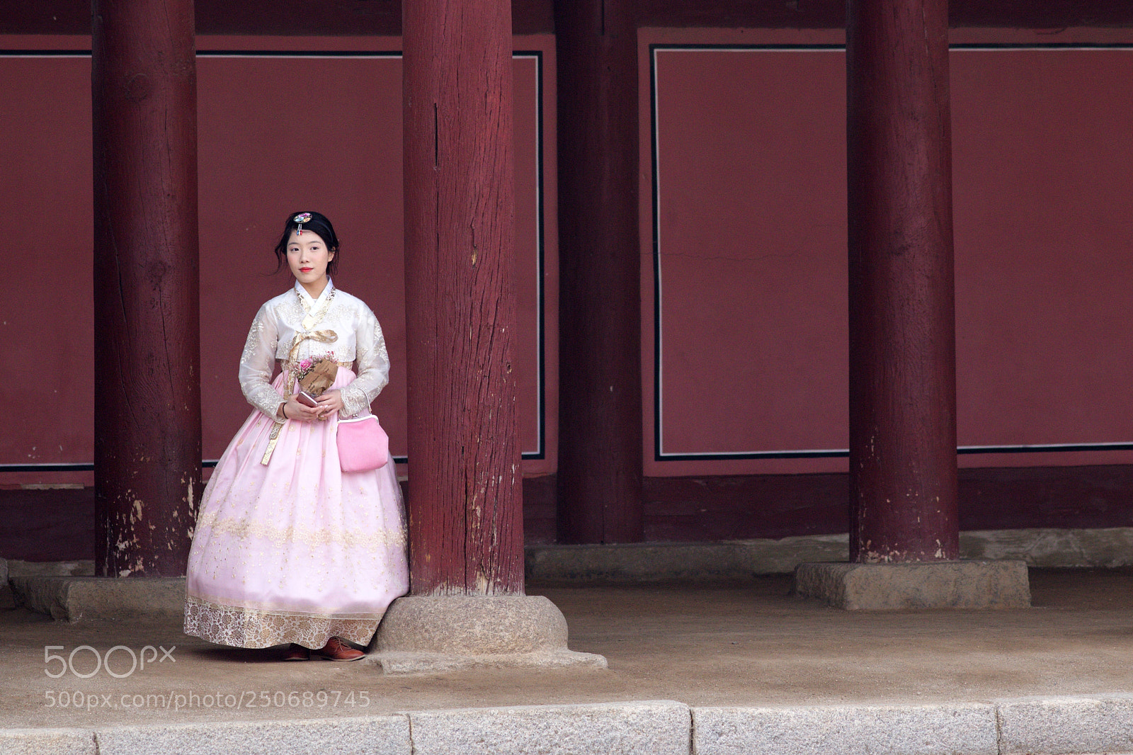 Canon EOS 750D (EOS Rebel T6i / EOS Kiss X8i) sample photo. Korean in hanbok photography