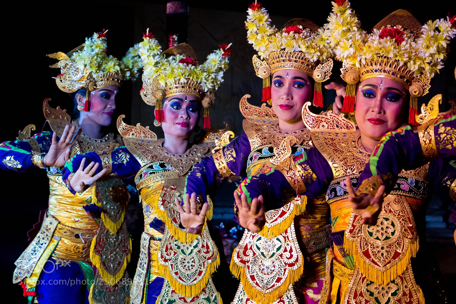 Canon EOS 700D (EOS Rebel T5i / EOS Kiss X7i) sample photo. Legong dance photography