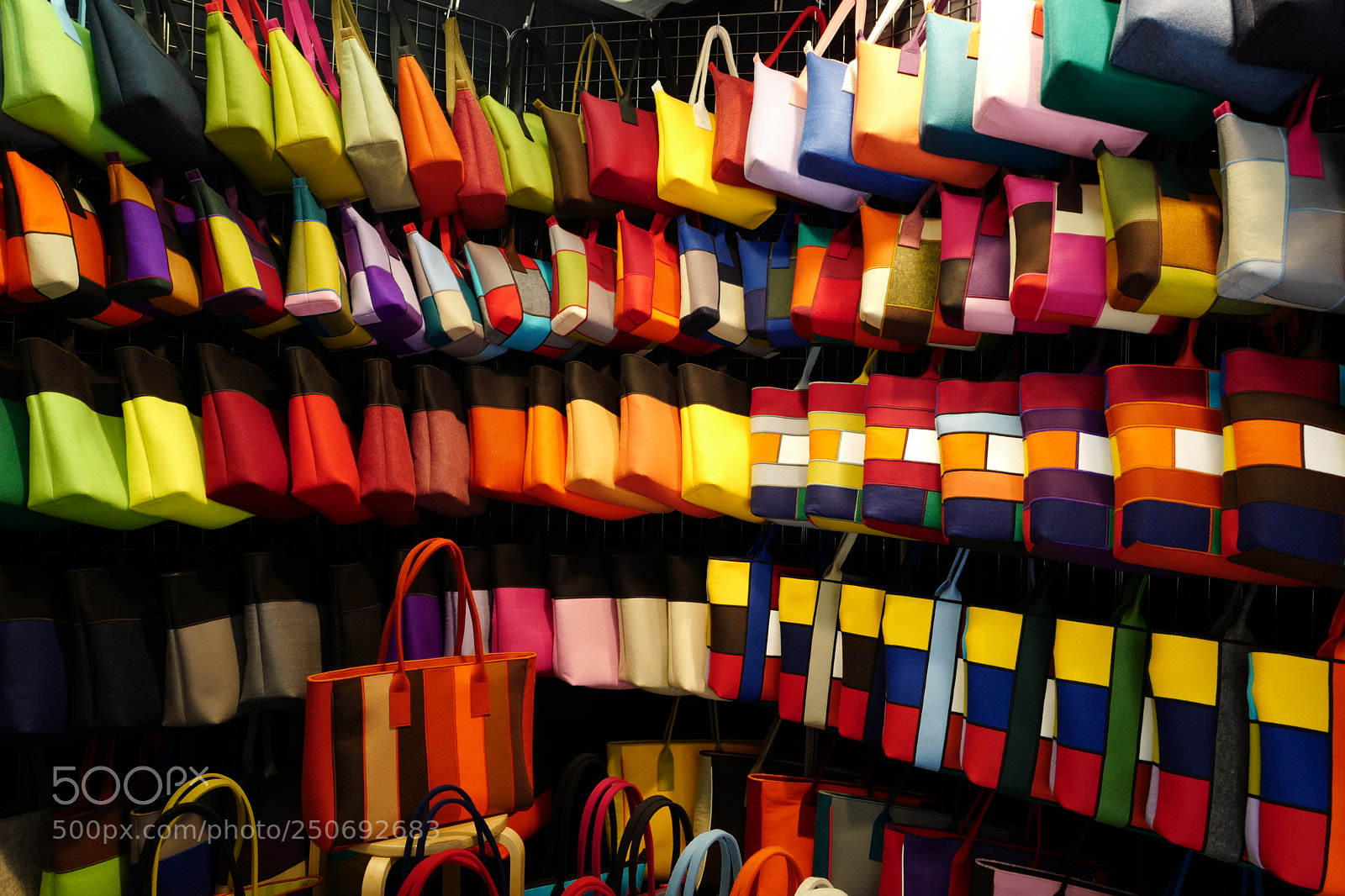 Leica Q (Typ 116) sample photo. Colorfull rythm, barcelona photography