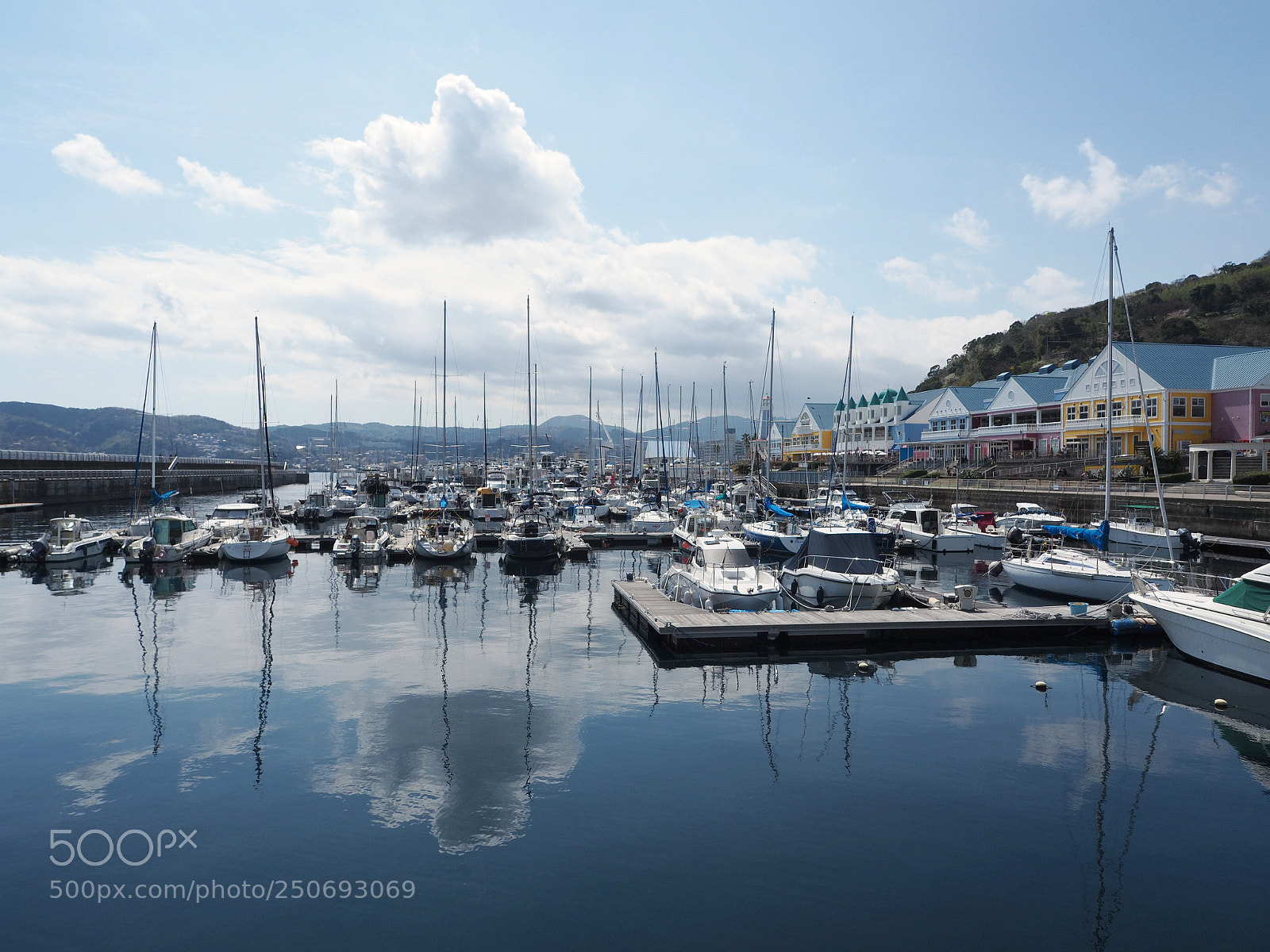 Olympus OM-D E-M10 II sample photo. To see the sea photography