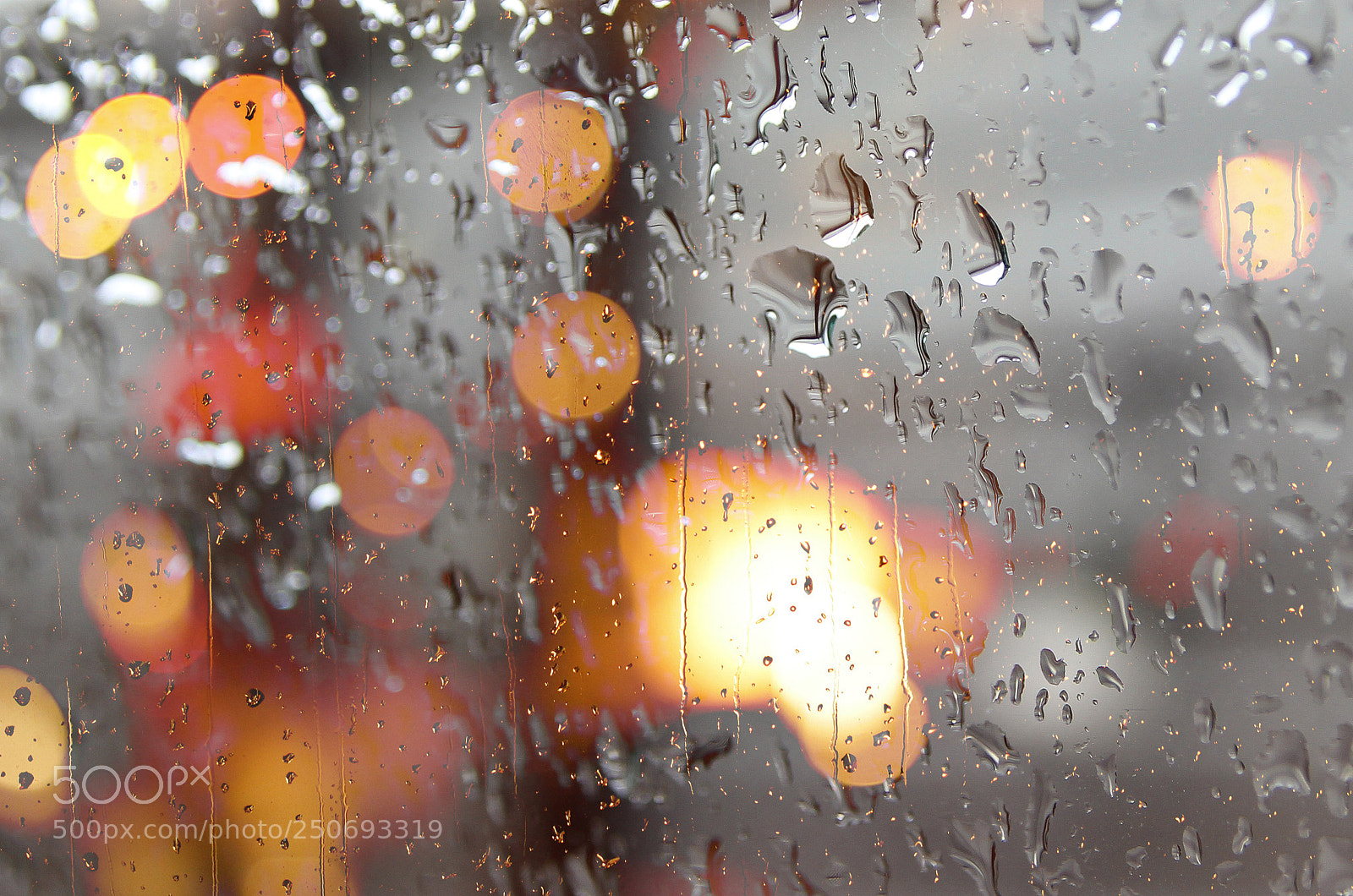 Canon EOS 600D (Rebel EOS T3i / EOS Kiss X5) sample photo. Raindrops on the glass photography