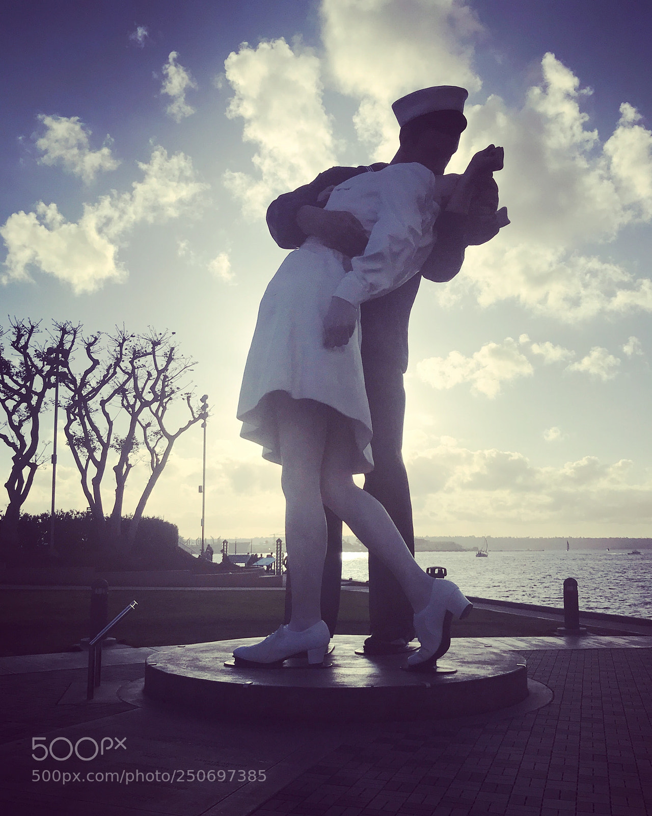 Apple iPhone 7 Plus sample photo. Unconditional surrender statue photography