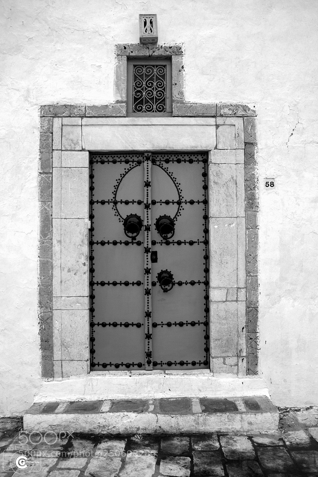 Canon EOS 400D (EOS Digital Rebel XTi / EOS Kiss Digital X) sample photo. Door of tunisia 1 (0909141234) photography