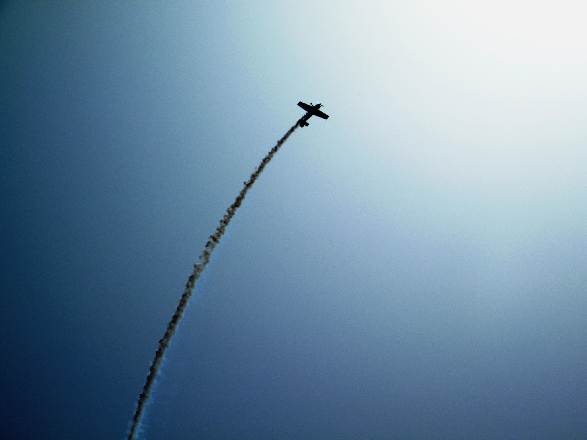 Fujifilm FinePix S2000HD sample photo. Heavenly game photography