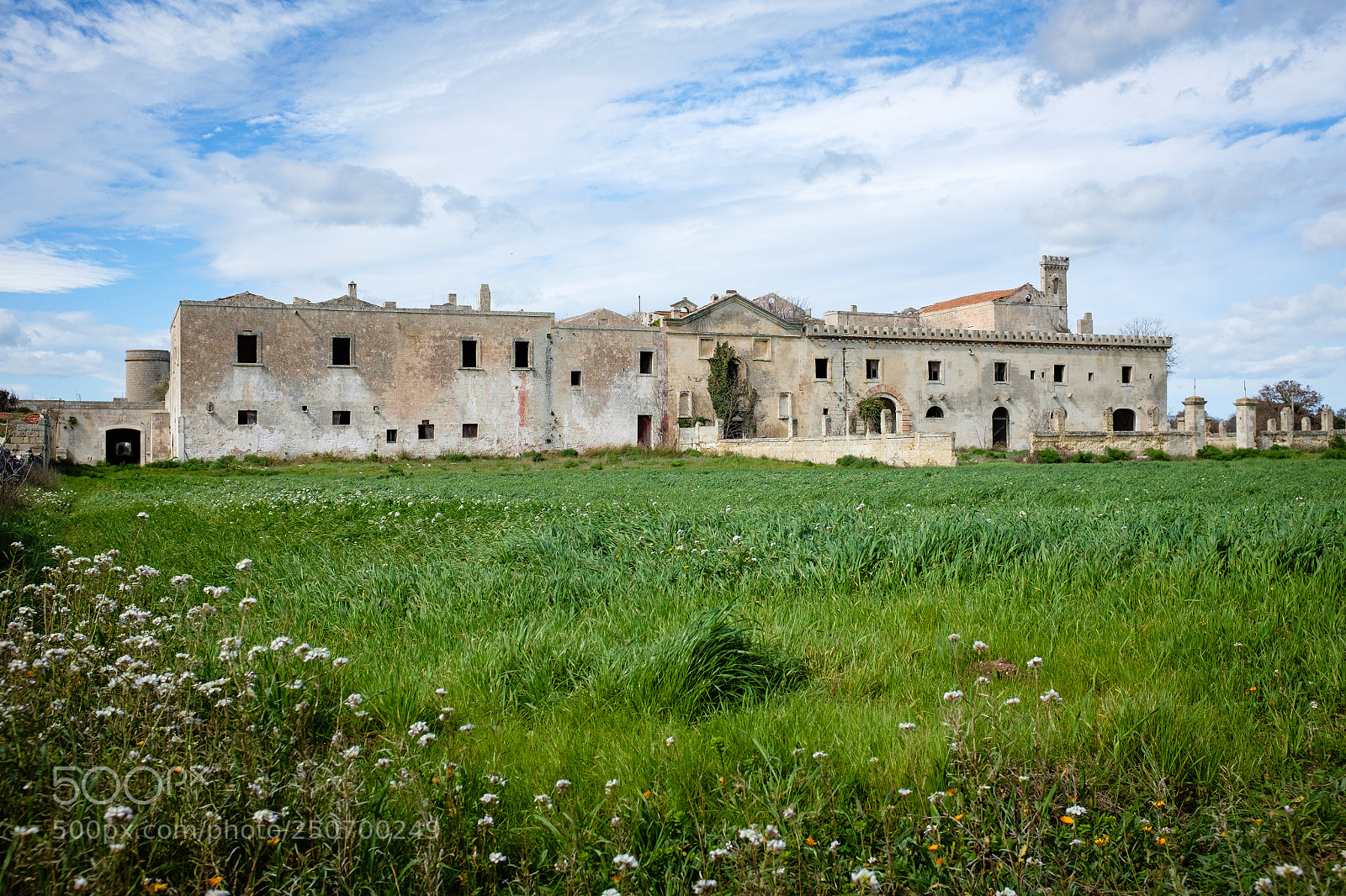 Fujifilm X100S sample photo. Abandoned farmhouse. apulia region photography