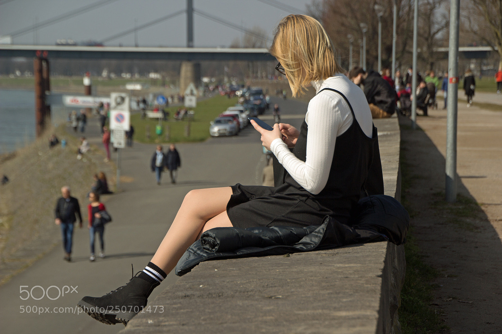 Canon EOS 60D sample photo. Texting... photography